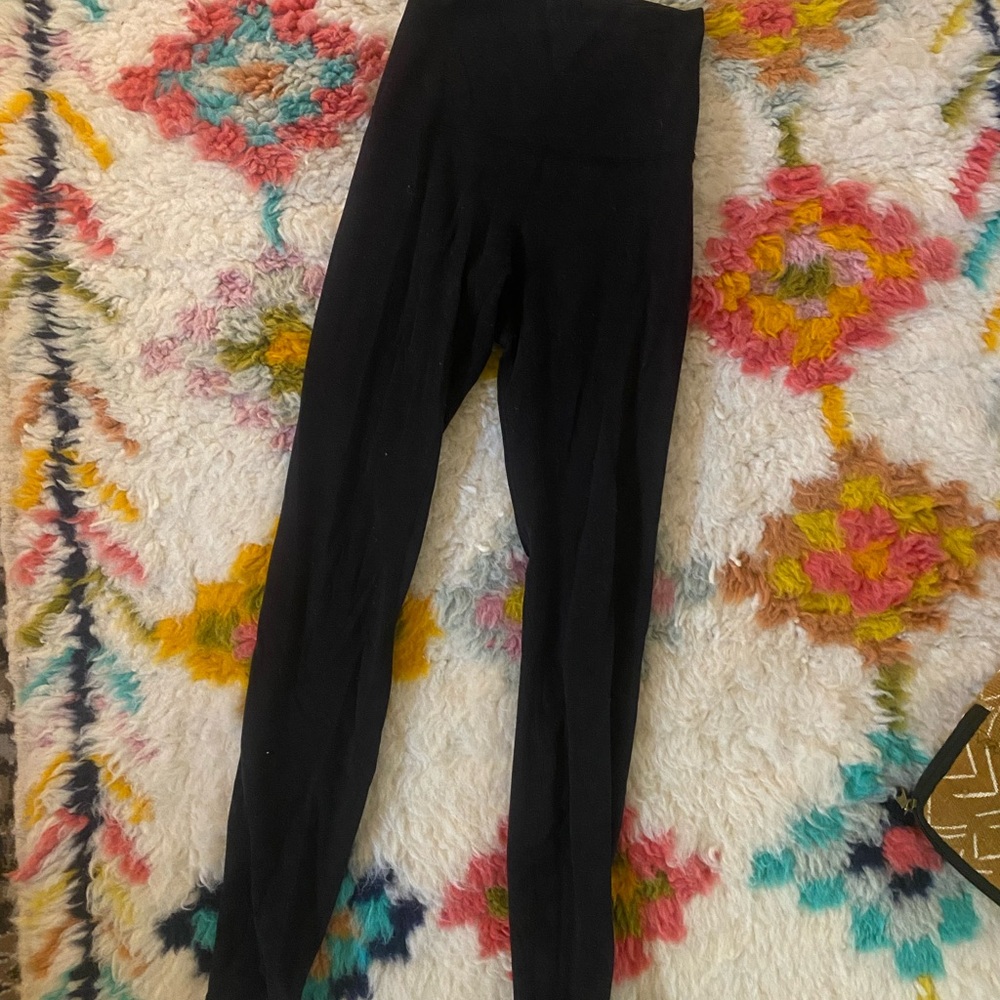 Black Lululemon High-Waisted Leggings